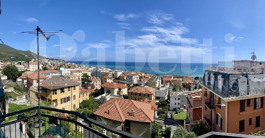 Foto Appartamento in Bonfante, Varazze Centro di 80 m² con 4 locali