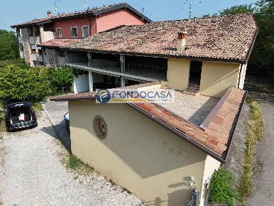 Foto Rustico in via san zeno, Lonato del Garda Lonato di 130 m² in vendita
