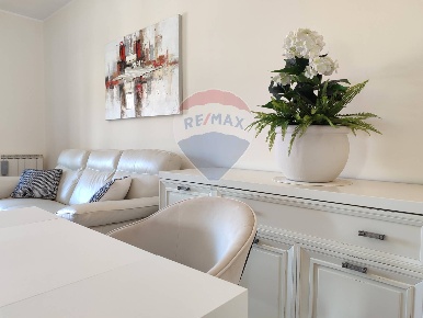 Foto Appartamento in Via Fiorentino, Santa Teresa di Riva Centro di 85 m²