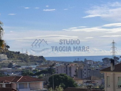 Foto Appartamento in Via San Francesco 27, Taggia Centro di 95 m²