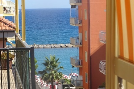 Foto Appartamento in Via Sicilia 9, San Bartolomeo al Mare Centro di 68 m²