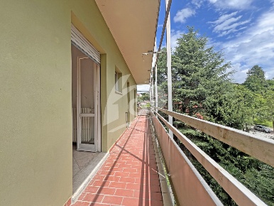 Foto Appartamento in Via Verbano 16, Leggiuno Centro di 73 m² con 4 locali