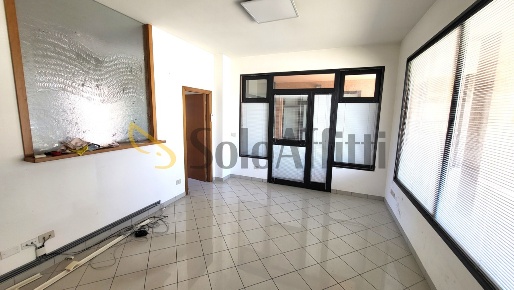 Foto Ufficio a Senigallia Lungomare di Ponente di 75 m² con 2 locali