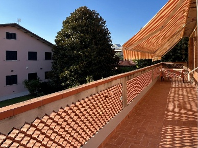 Foto Appartamento a Carrara Marina di Carrara di 86 m² con 4 locali