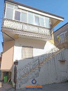 Foto Appartamento in Via Degli Abeti 4, Aversa di 134 m² con 4 locali