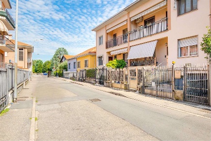 Foto Appartamento in via monfalcone 16, Rho San Pietro - Pace di 110 m²