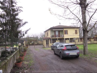 Foto Villa unifamiliare in Via Roma, Spessa Centro di 254 m² con 1 locali