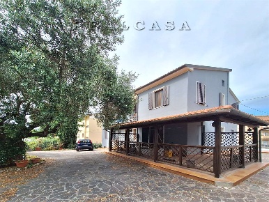 Foto Villa bifamiliare in toti, Osimo Osimo Stazione di 330 m² in vendita