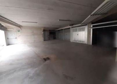Foto Box in Via San Carlo, Nizza Monferrato di 21 m² con 1 locali