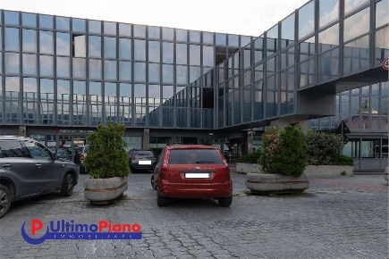 Foto Ufficio in Regione Borgnalle, Aosta Centro di 124 m² con 6 locali