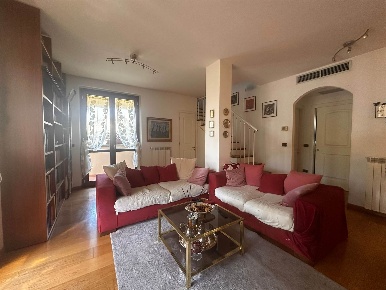 Foto Appartamento a Pontassieve di 105 m² con 5 locali in vendita