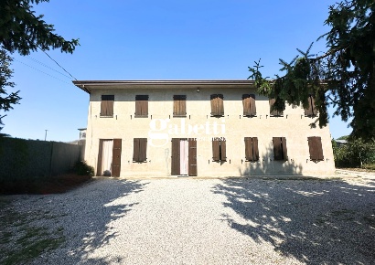 Foto Casa indipendente a Conselve Centro di 210 m² con 8 locali in vendita