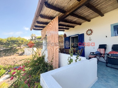 Foto Villa a schiera in Via Lentia 75, Lipari Vulcano Porto di 110 m²