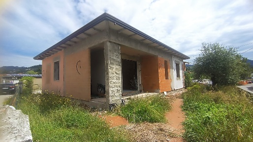Foto Villa singola a Castelnuovo Magra di 140 m² con 5 locali in vendita
