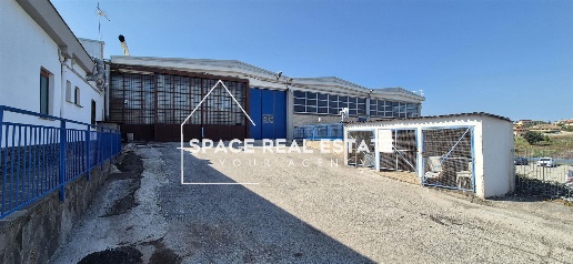 Foto Capannone industriale in Via Pontina Vecchia, Pomezia di 720 m²