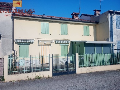 Foto Casa indipendente in via venuti, Turriaco di 125 m² con 7 locali