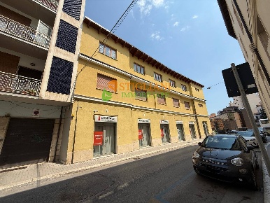 Foto Ufficio in Via Garibaldi, Campobasso Centro di 150 m² con 5 locali