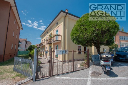 Foto Appartamento in Via Giacomo Leopardi, Garda di 120 m² con 5 locali