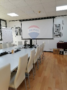 Foto Ufficio in Durando, Milano Bovisa di 311 m² con 8 locali in vendita