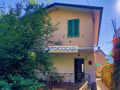 Foto Casa indipendente in Strada Comunale della Bassa Tambura, Massa