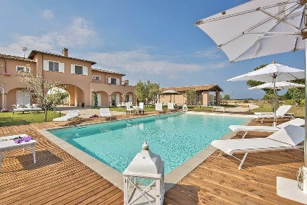 Foto Agriturismo a Tarquinia Marina Velca di 400 m² con 12 locali