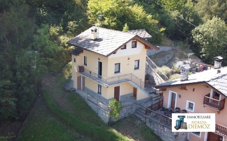 Foto Casa indipendente in Loc. Bondine, Charvensod di 115 m² con 4 locali