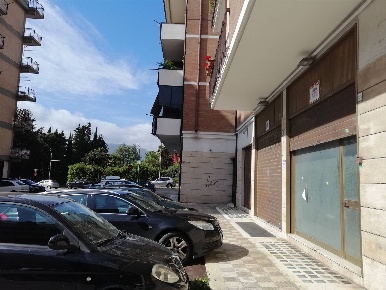 Foto Negozio in via Tagliamento, Avellino di 100 m² in vendita