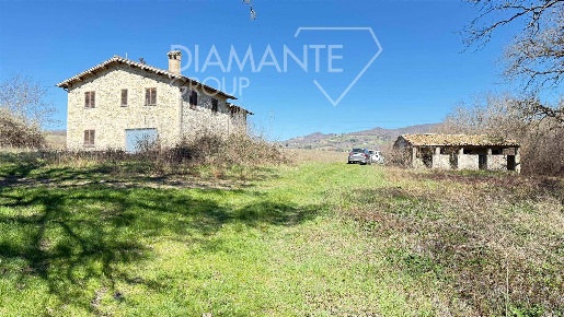 Foto Cessione attività a Gubbio Torre Calzolari di 400 m² con 12 locali