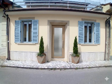 Foto Villa a schiera a Pietrasanta di 120 m² con 8 locali in vendita