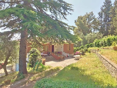 Foto Villa unifamiliare a Collesalvetti Castell'anselmo di 240 m²