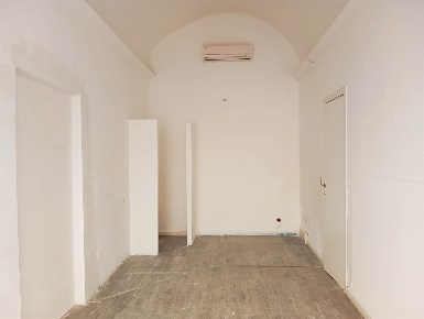 Foto Negozio in Centro, Terni Centro Storico di 15 m² con 1 locali