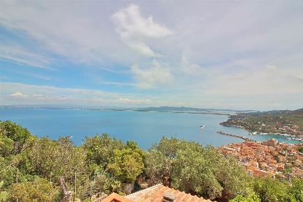 Foto Villa unifamiliare a Monte Argentario Porto Santo Stefano di 296 m²