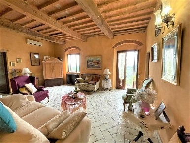 Foto Appartamento a Casciana Terme Lari Parlascio di 206 m² con 11 locali