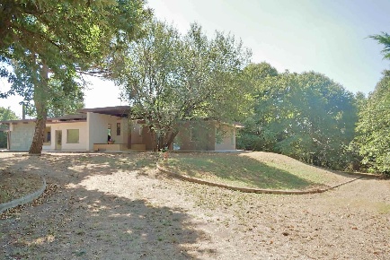 Foto Villa unifamiliare a Soriano nel Cimino Centro di 350 m² con 7 locali