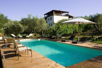 Foto Hotel a Vitorchiano Centro di 500 m² con 18 locali in vendita