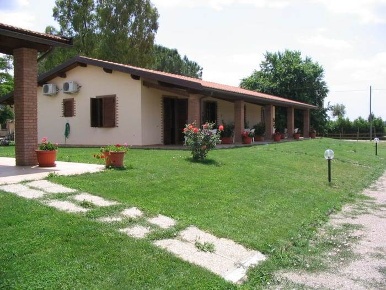Foto Agriturismo a Grosseto Roselle - Nomadelfia di 510 m² con 6 locali