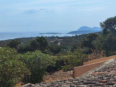 Foto Villa unifamiliare a Olbia Portisco di 250 m² con 10 locali in vendita