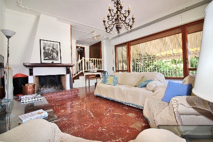 Foto Villa unifamiliare a Pietrasanta di 256 m² con 14 locali in vendita
