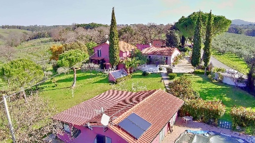 Foto Agriturismo a Bibbona Centro di 409 m² con 20 locali in vendita