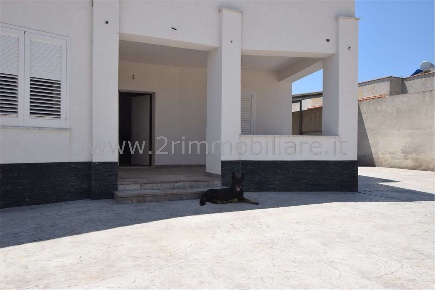 Foto Villa unifamiliare a Mazara del Vallo di 270 m² con 6 locali