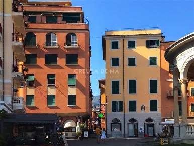 Foto Appartamento in Via Mazzini, Rapallo Centro Storico di 140 m²