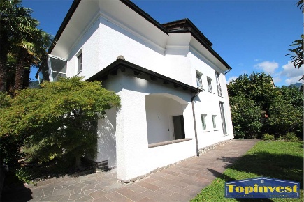 Foto Villa unifamiliare a Lana di 482 m² con 10 locali in vendita