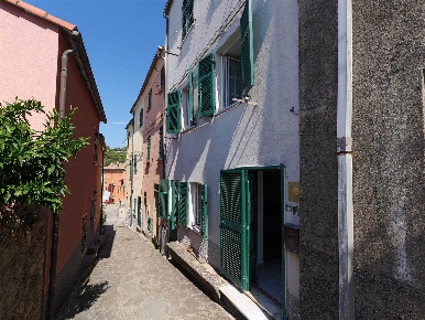 Foto Appartamento a Framura Costa di 112 m² con 6 locali in vendita