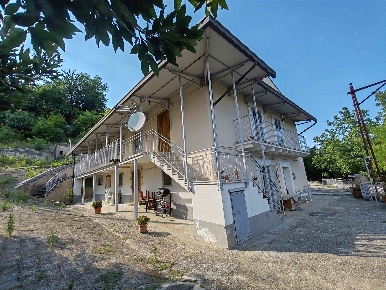 Foto Casa indipendente in Località Fraia, Guardiagrele Centro di 288 m²