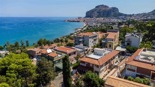 Foto Appartamento in Via Gilda Lo Forti, Cefalù Centro di 78 m² in vendita