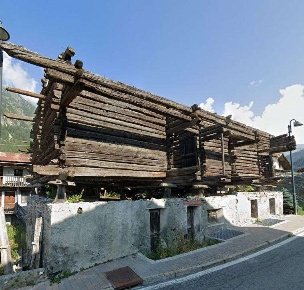 Foto Rustico in Extrapieraz, Brusson di 200 m² con 6 locali in vendita