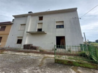 Foto Casa indipendente in Via Monti, Frassinelle Polesine di 122 m²