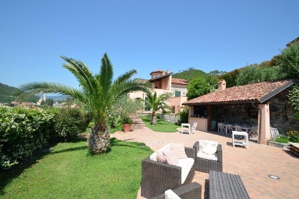 Foto Villa unifamiliare in Località Casoni, Garlenda Villafranca di 400 m²