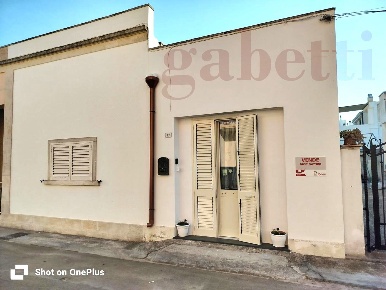 Foto Casa indipendente in giacomo puccini, Spongano di 90 m² con 5 locali