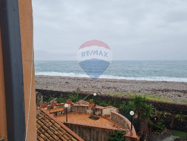 Foto Duplex in Via spiaggia, Mascali Sant'Anna di 95 m² con 4 locali